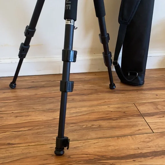 🪞 dolica proline media tripod adjustable with carry pouch